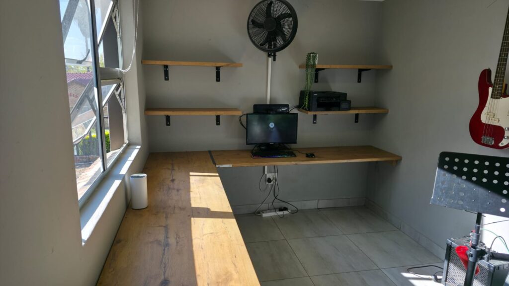 JL Handyman office and study area